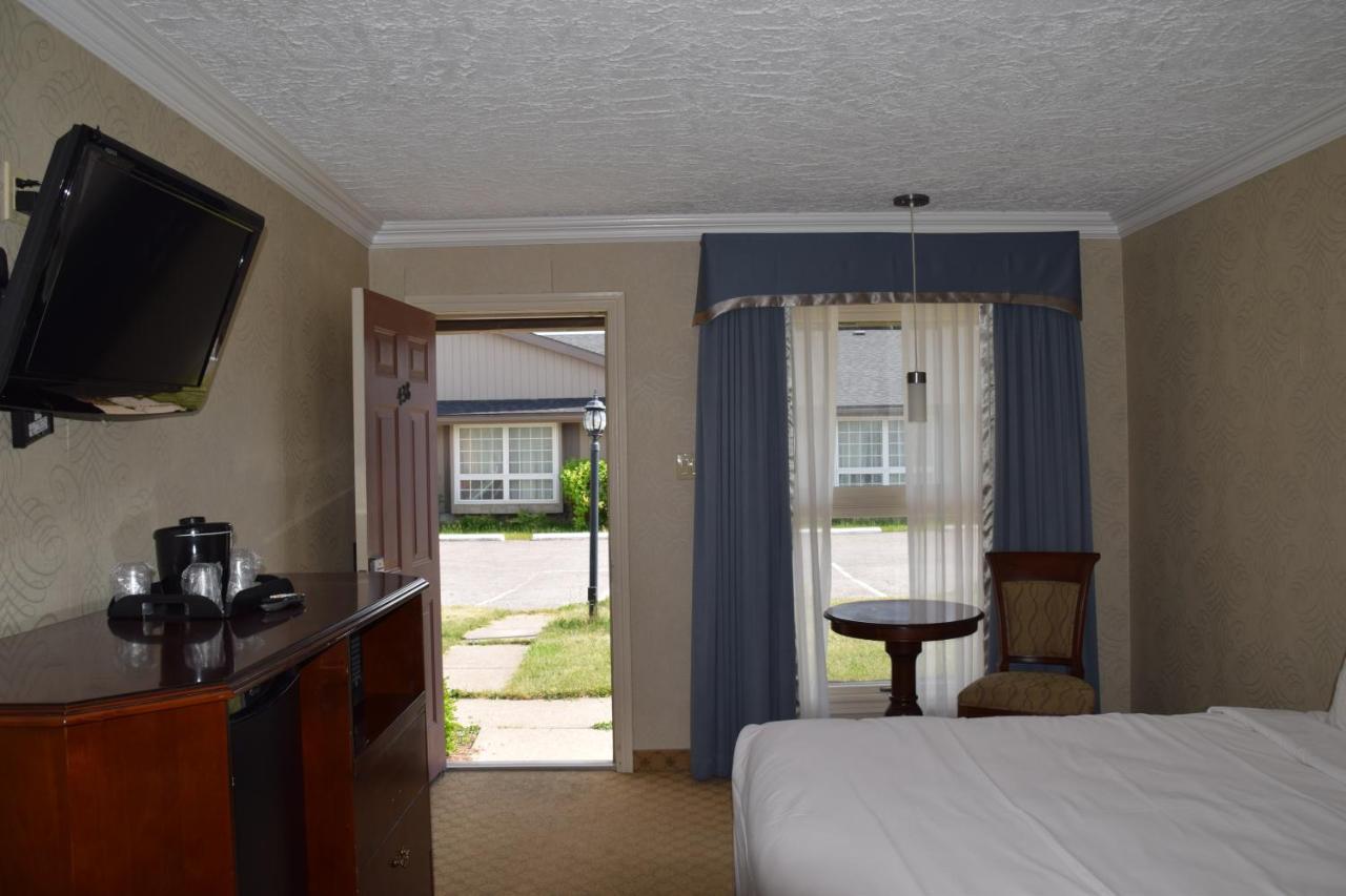 Festival Courtyard Inn Στράτφορντ Εξωτερικό φωτογραφία