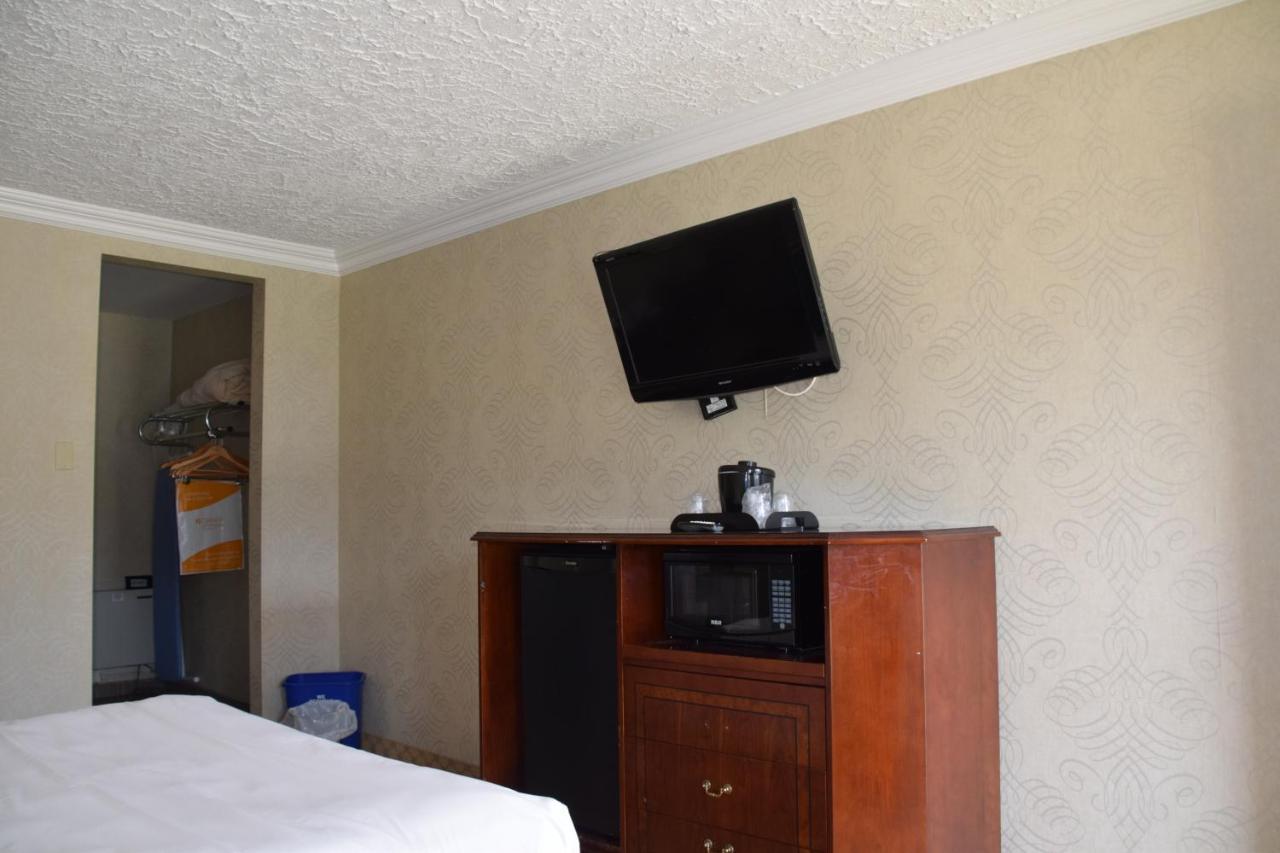 Festival Courtyard Inn Στράτφορντ Εξωτερικό φωτογραφία